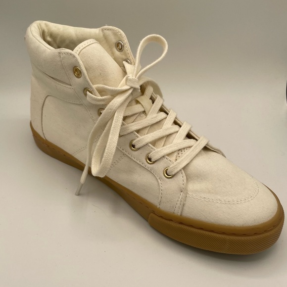 NWOT Old Navy Women’s Size 8 Canvas High-Top Sneakers - Picture 3 of 3